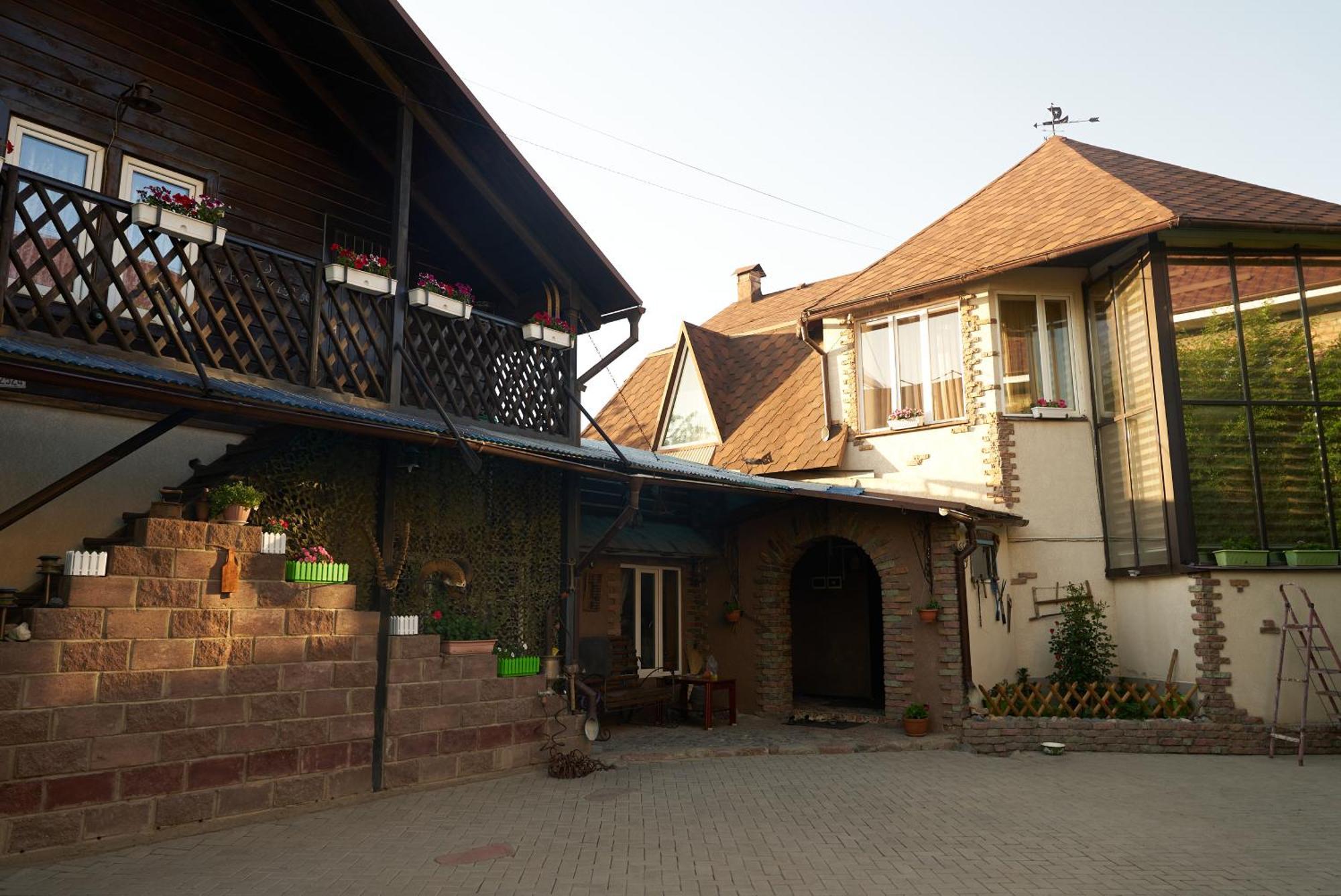 Argo Guest House Каракол Екстер'єр фото