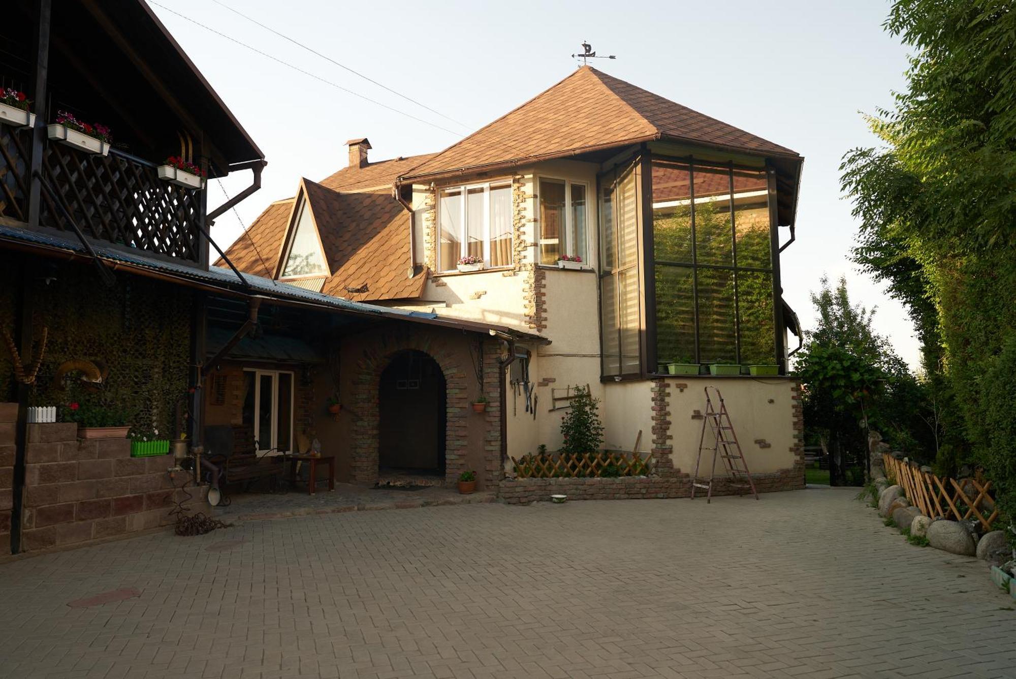 Argo Guest House Каракол Екстер'єр фото